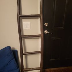 Wooden Blanket Holder 10.00 Cash Firm