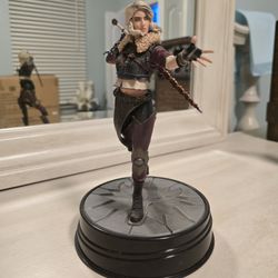Dark Horse The Witcher Ciri Statue