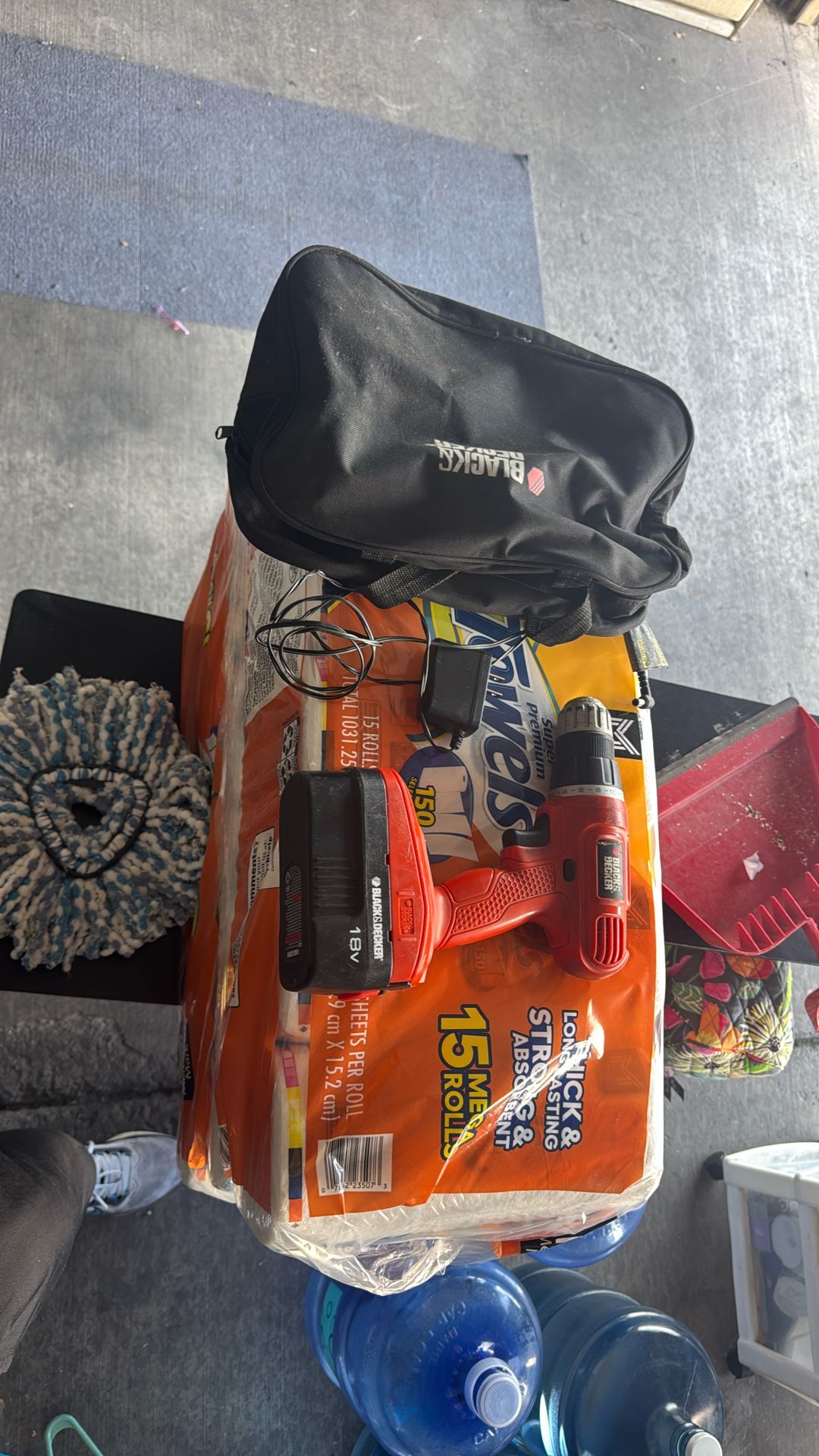 Drill Black and Decker 18 Volt