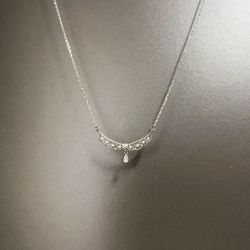 Yuva Vintage Lace water drops