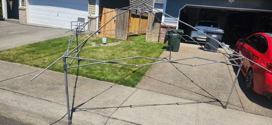 Pop up canopy