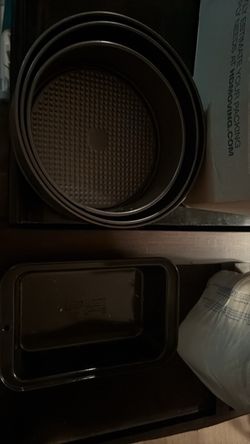 Metal cake pans
