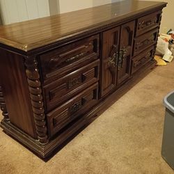 Bedroom Set Heavy Wood Real Wood Will Last A Very Long Time Cheap