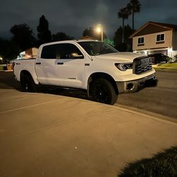 2nd Gen Toyota Tundra Front Grill With Lights 
