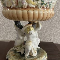 Porcelain: Authentic Center Piece:  Vintage
