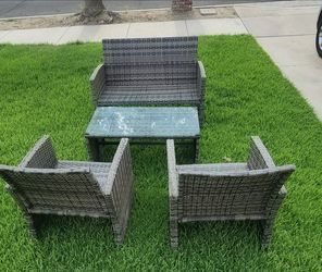 4-Piece Outdoor Wicker Patio Furniture Set