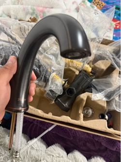 Double Handle Bathroom Faucet