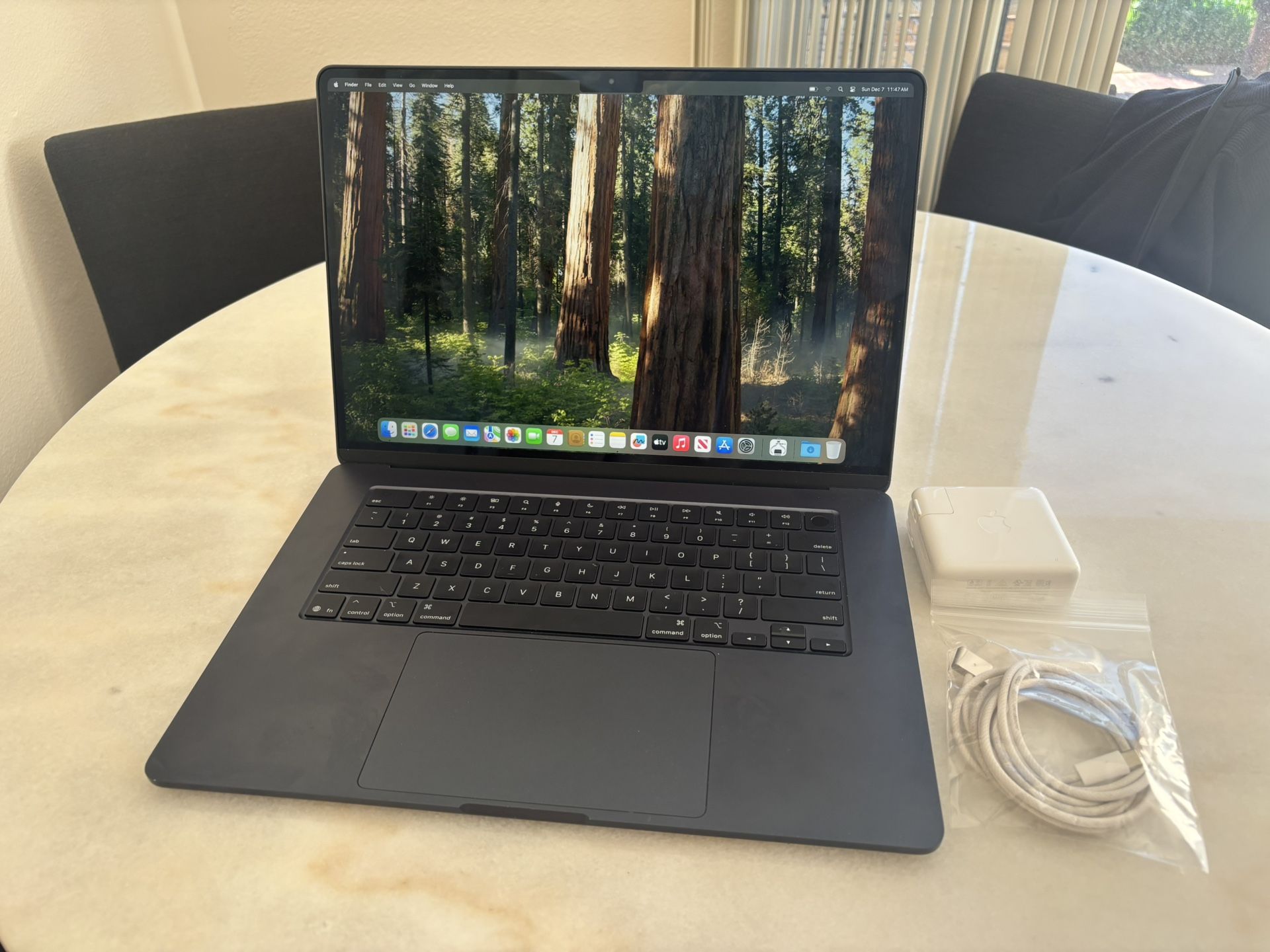 ๐ Apple MacBook Air 15โ / 2025 / M4