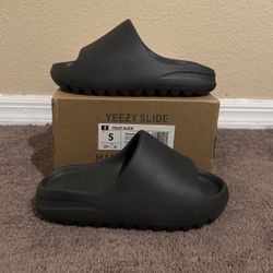 Yeezy Slide “Onyx”