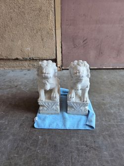 Foo Dogs