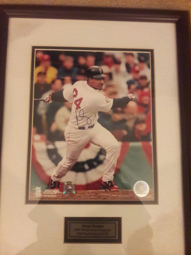 2004manny Ramirez world series champion mvp signed 8by10 with certificate of authenticity see our other items