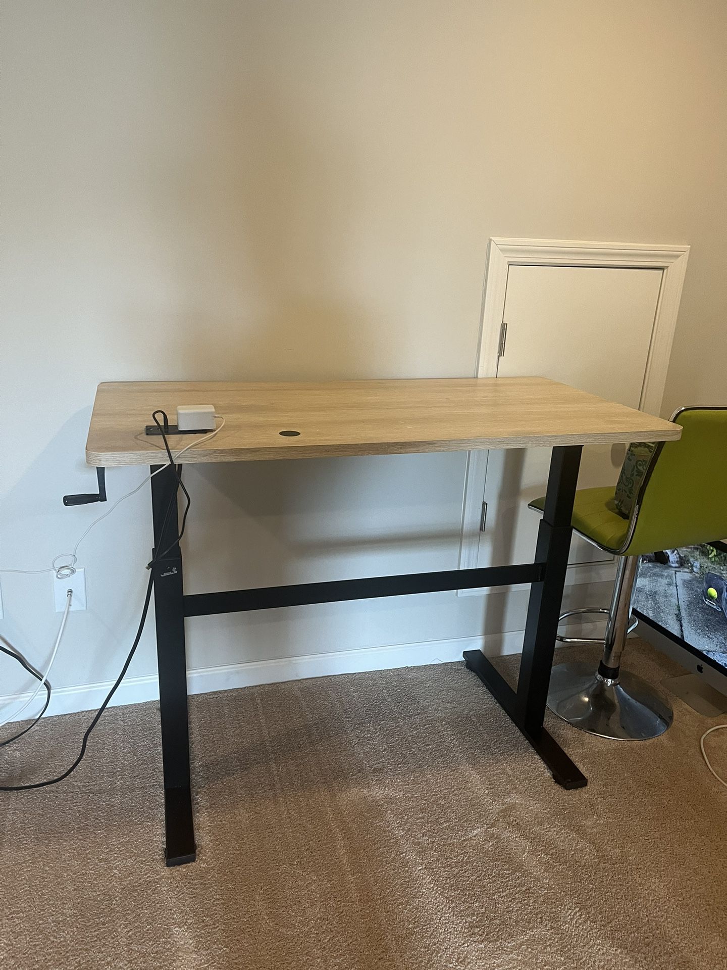 Adjustable standing Desk Electric