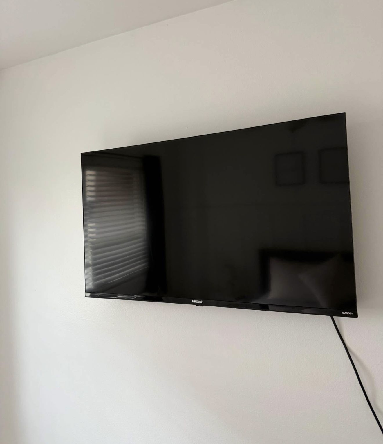 2 Element TVs – Great Condition..43” 4K UHD Smart TV (NEW)