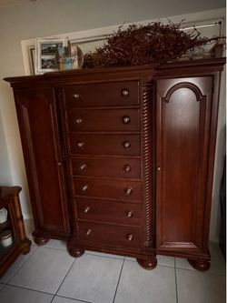 Mens wardrobe dresser