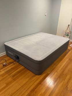 INTEX Queen Air Mattress