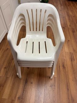 4- white chairs good condition