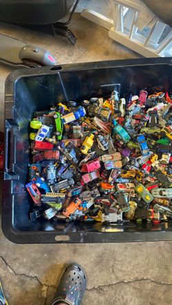 Hot wheels big lot over 200 pounds