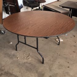 Round Folding Table 