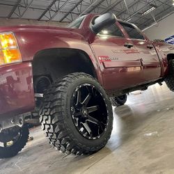 Chevy GMC 1500 & SUV  3.5” Lift Kit With 20x2 Wheels 33x12.50-20 Tires Installation.