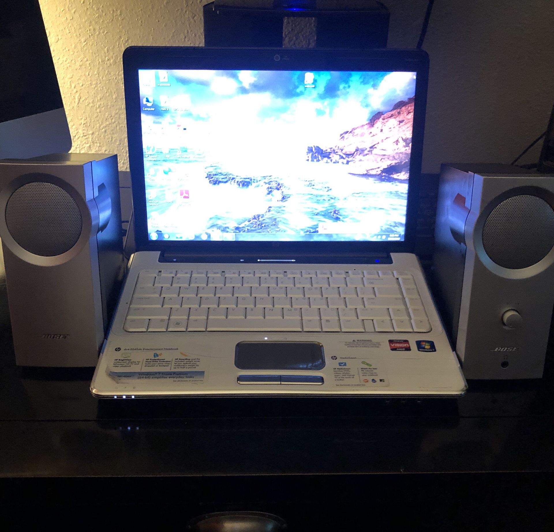 Laptop HP with Bose speakers