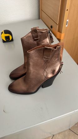 Size 7 short cowgirl rose gold boots
