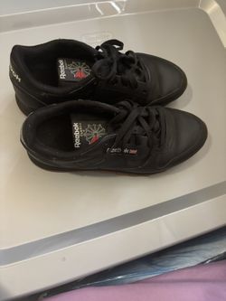 Women’s Classic Reebox Size 8 best offer