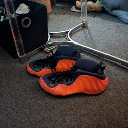 Nike Air Foamposits.    11.  Barly Worn