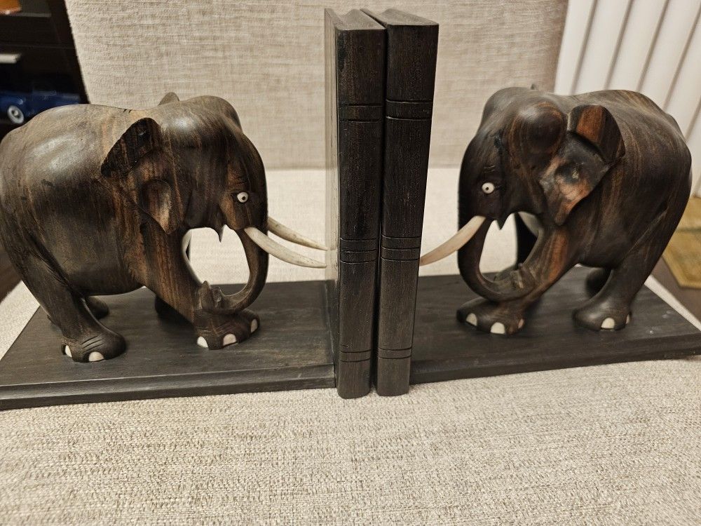 Wooden Elephant Bookends Decor with Tusks