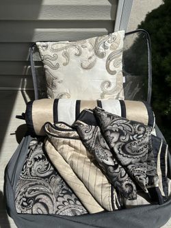 MadisonPARK Comforter Set