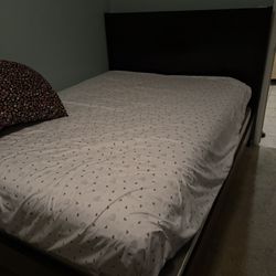 Queen Bedroom Set $300