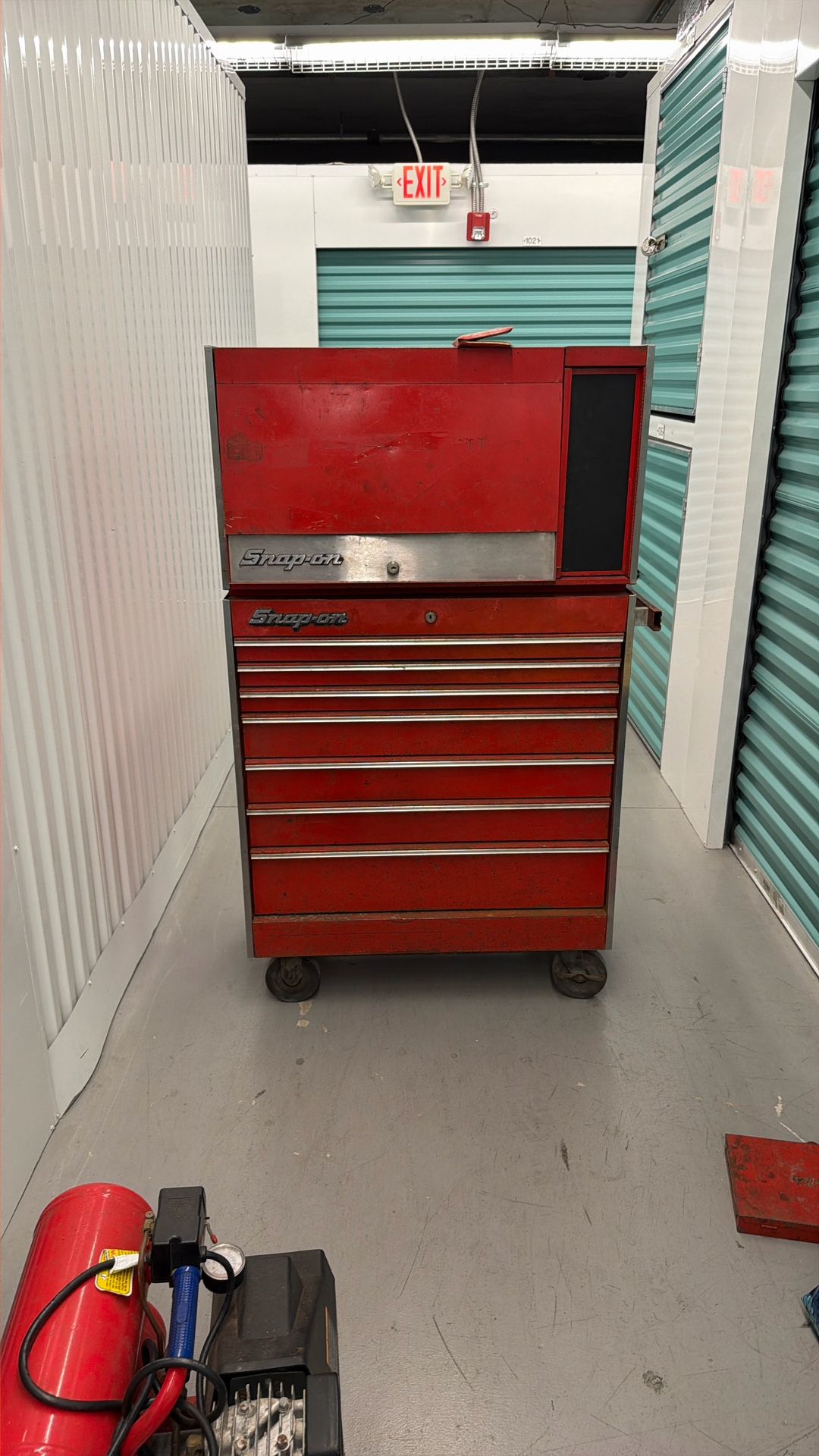 π§° Vintage Snap-On Tool Chest & Flip-Top Combo β Heavy-Duty Classic