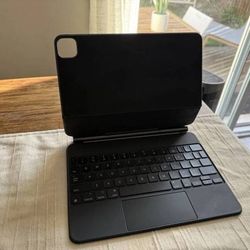 Magic Keyboard iPad Pro 11"