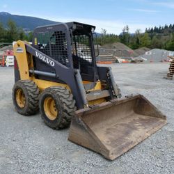 04 Volvo MC110 Skid Steer Loader