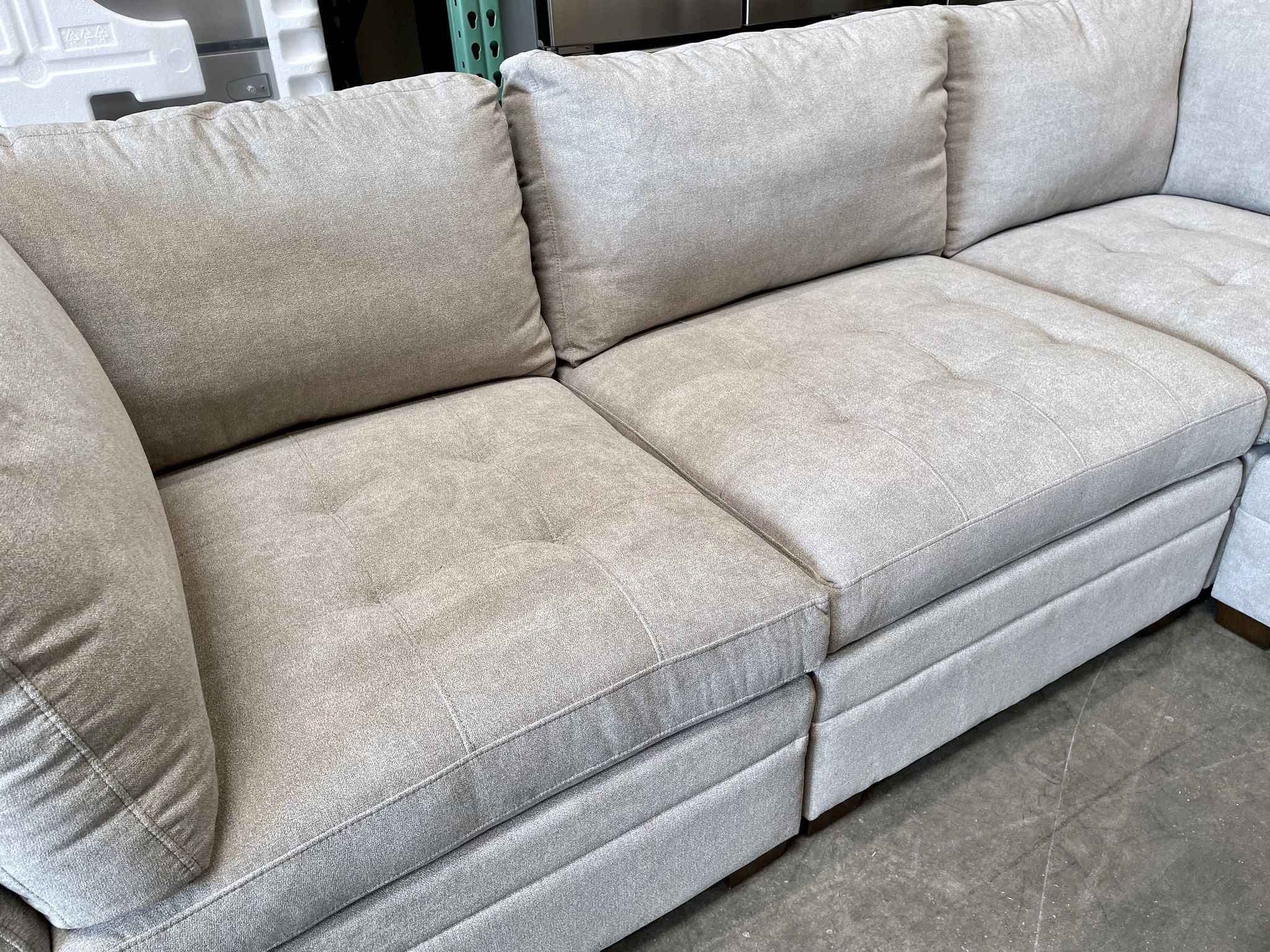 Thomasville Sectional 1288045 java sale