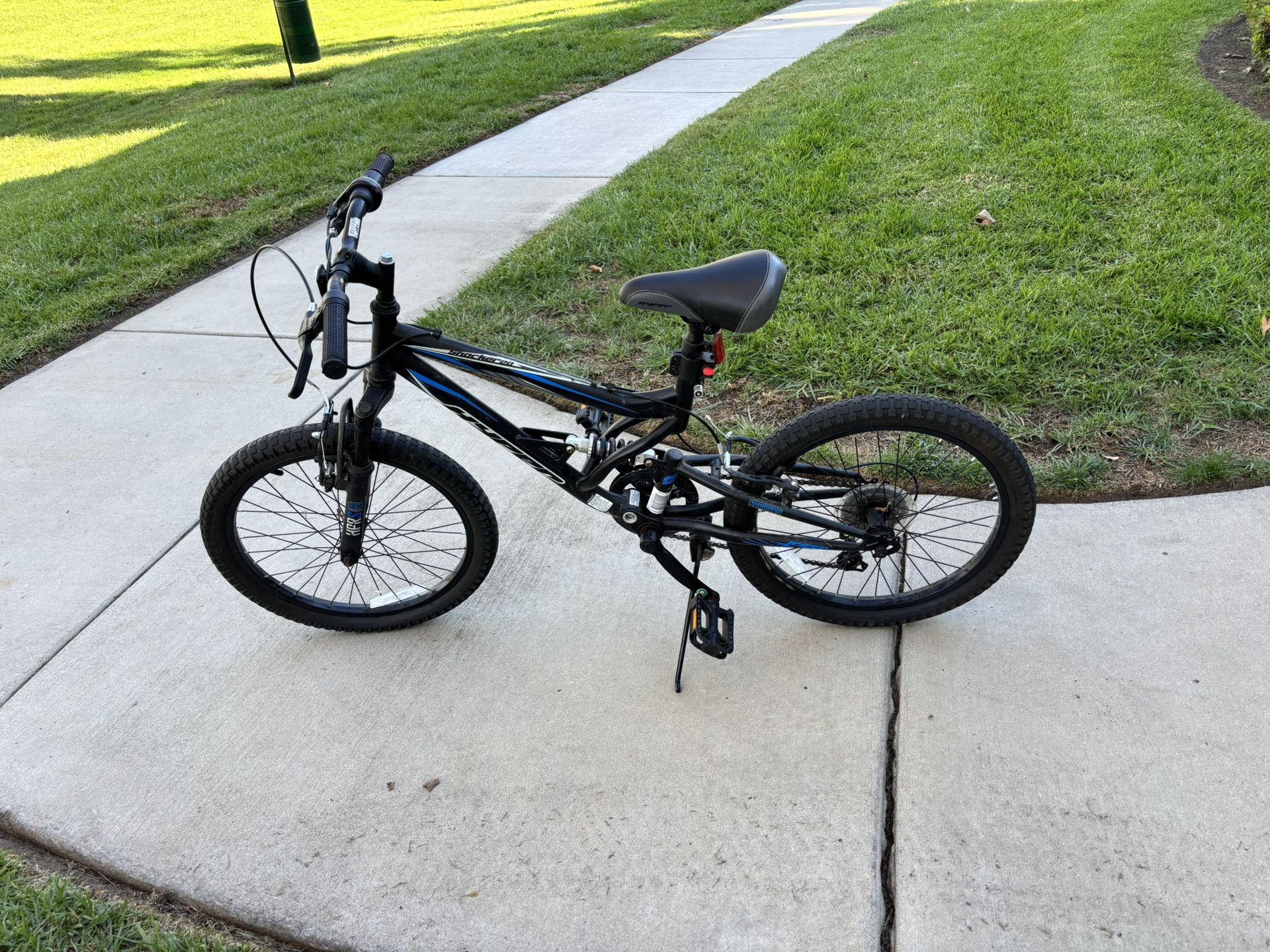 Mongoose Durham 26 mountain bike