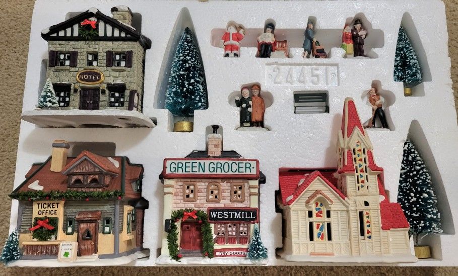 Memories Of Christmas Dollhouse for Sale in Salem, NH - OfferUp