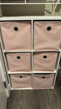11”cube shelf with pink basket
