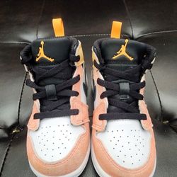 Air Jordan 1's (Size 7c) Excellent Condition Like New 