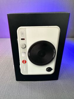 Leica SOFORT 2 Instant Camera