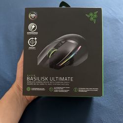 Razer Basilisk Ultimate HyperSpeed Wireless Gaming Mouse w/Charging Dock