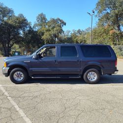 2000 Ford Excursion, Seats 9. $3500
