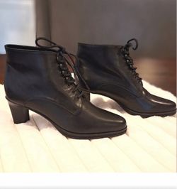 New Beautiful Joan &David Black Leather Lace-Up Ankle Booties