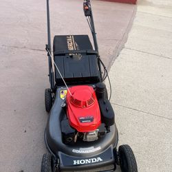 HondaHRC 216  hydrostatic transmission Commercial Lawn Mower