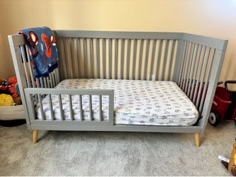 Toddler bed