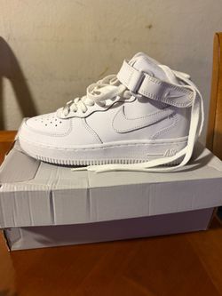 AF1 brand new size 3.5 youth asking 100.. OBO
