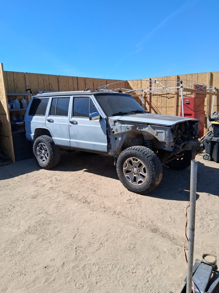 Jeep XJ Wheels Out