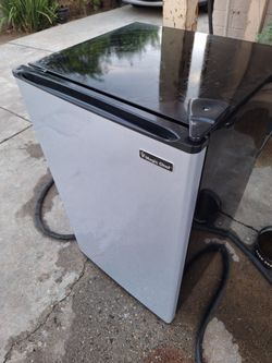 Magic chef small refrigerator