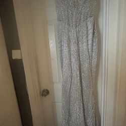 BEAUTIFUL PROM DRESS SIZE 2 Petite 