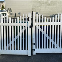 Vinyl Gate Doors With All Hardware