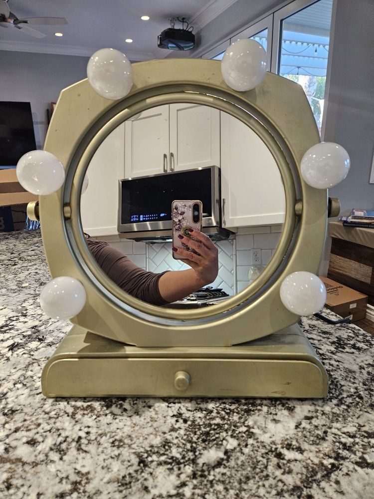 Vintage lighted 2-sided MAKE UP MIRROR with new bulbs